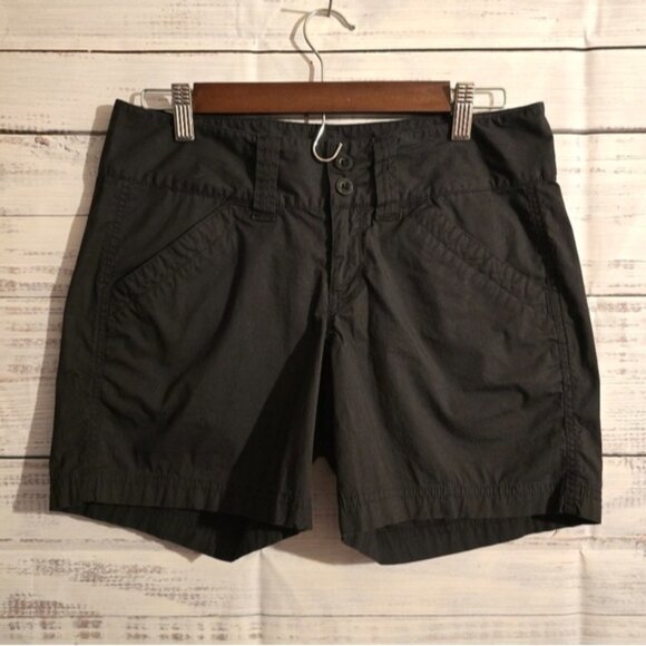 North Face Black Womans Hiking Casual 6" Shorts With Pockets - Picture 1 of 7